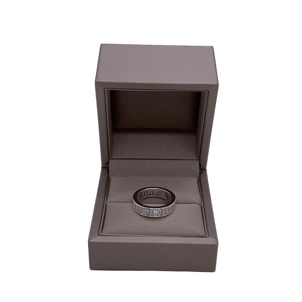 De Beers emerald-cut diamond platinum ring, total carat weight 3.69ct