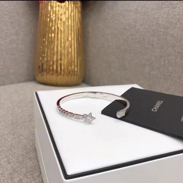 Chanel Comete Chevron Bracelet 18K White Gold and Diamonds