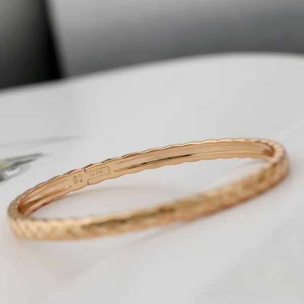 Chanel Coco Crush Bangle Bracelet 18K Beige Gold Mini